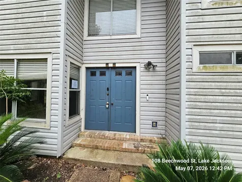 108 Beechwood Street Lake Jackson TX 77566