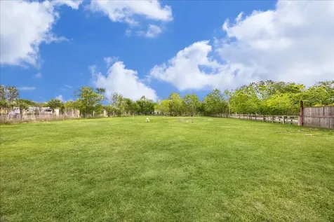301 Westfield Lane Friendswood TX 77546