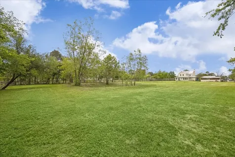 301 Westfield Lane Friendswood TX 77546