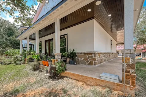 6121 County Road 225 Hungerford TX 77448