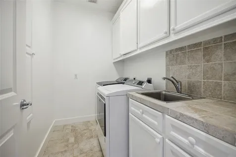 1238 W 22nd Street Houston TX 77008