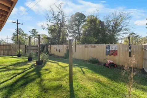 14377 S Summerchase Circle Willis TX 77318