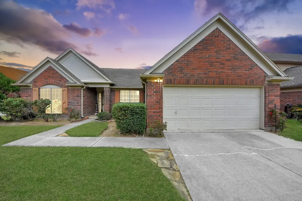 1722 Newmark Drive Houston TX 77014