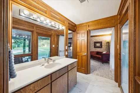 1717 S Columbia Drive West Columbia TX 77486