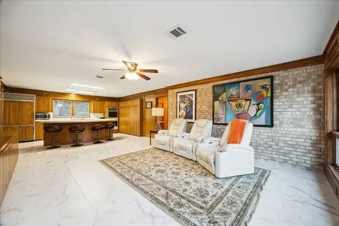 1717 S Columbia Drive West Columbia TX 77486