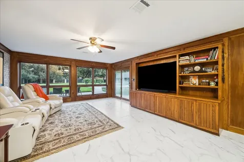 1717 S Columbia Drive West Columbia TX 77486