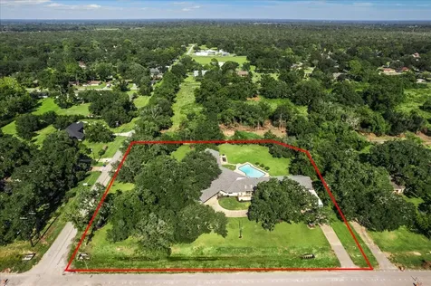 1717 S Columbia Drive West Columbia TX 77486