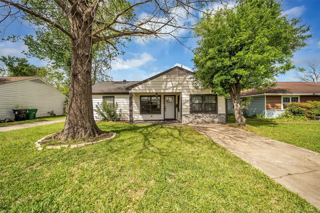 2915 Robertson Street Houston TX 77009