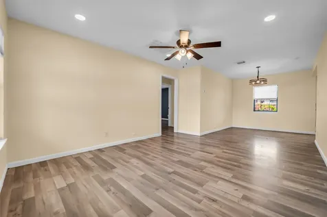 2915 Robertson Street Houston TX 77009