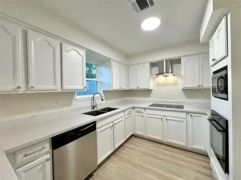 9539 Beverlyhill Street Houston TX 77063