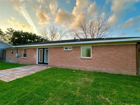 9539 Beverlyhill Street Houston TX 77063