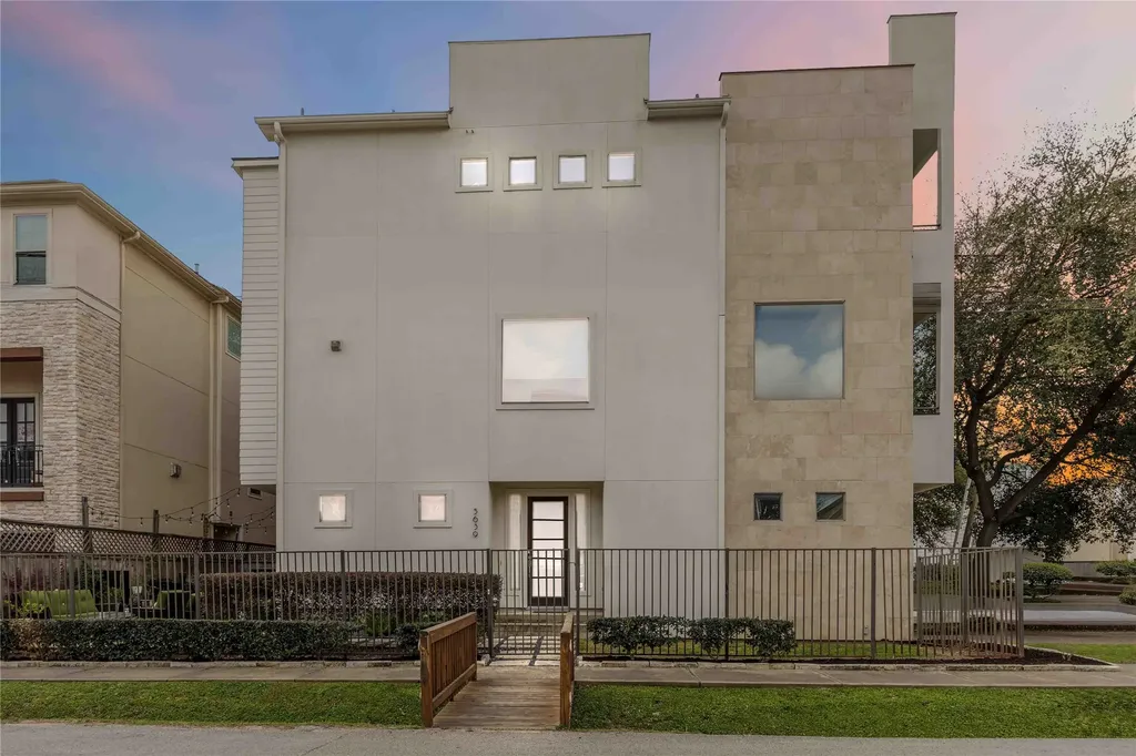 5639 Petty Street Houston TX 77007
