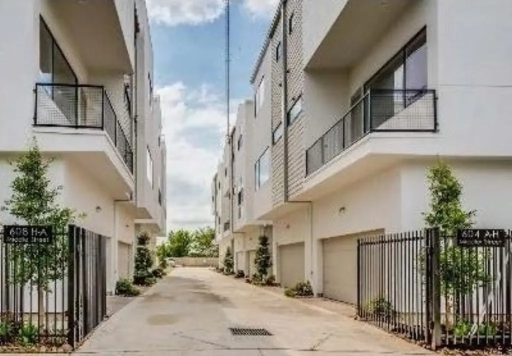 2835 Decker Place Houston TX 77003