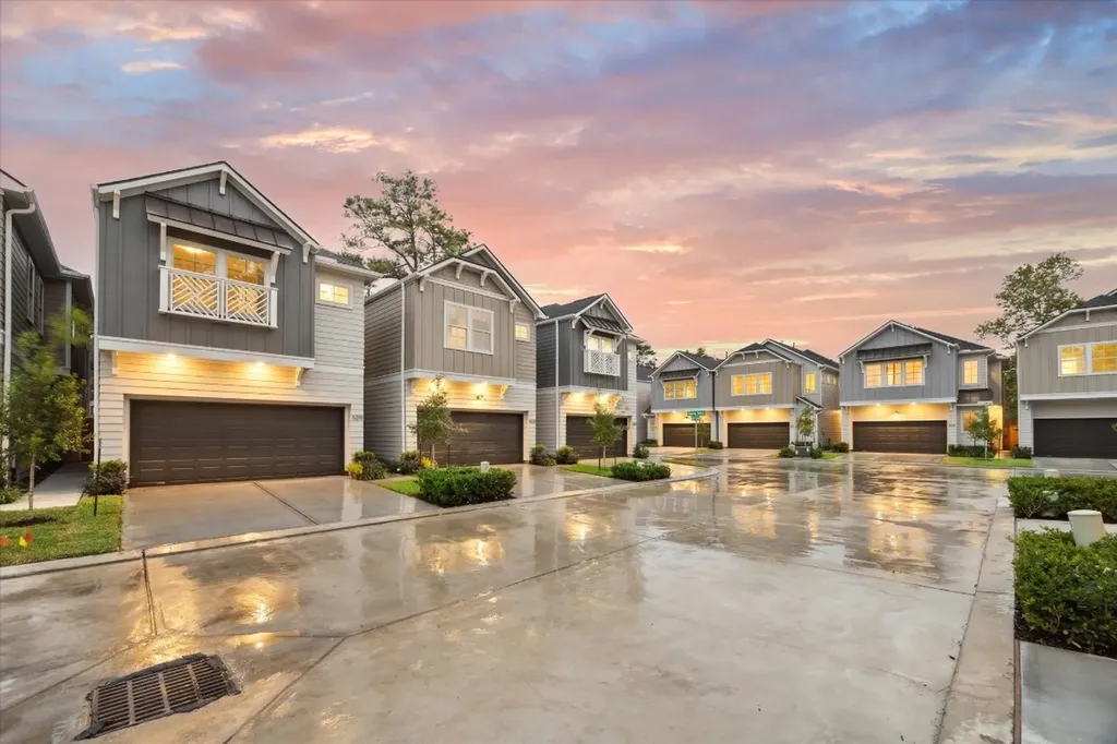 5213 Amber Sunrise Drive Houston TX 77018