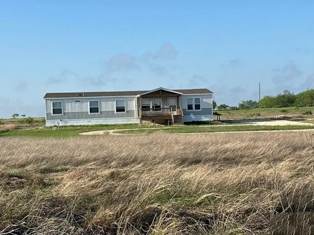6635 County Road 152 Pawnee TX 78102