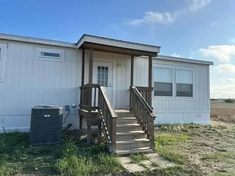 6635 County Road 152 Pawnee TX 78102