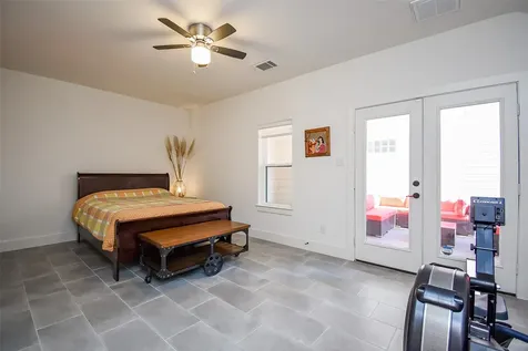 918 W 25th Street E Houston TX 77008