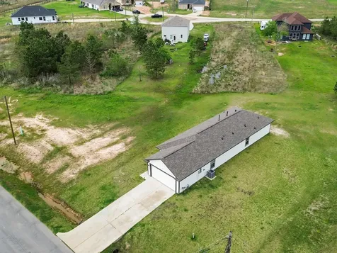 327 Road 5138 Road Cleveland TX 77327