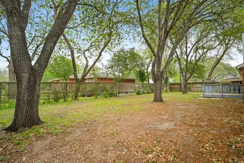 417 S Faires Flatonia TX 78941