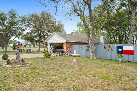 417 S Faires Flatonia TX 78941