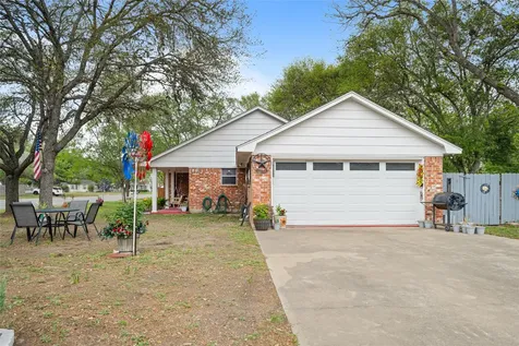 417 S Faires Flatonia TX 78941