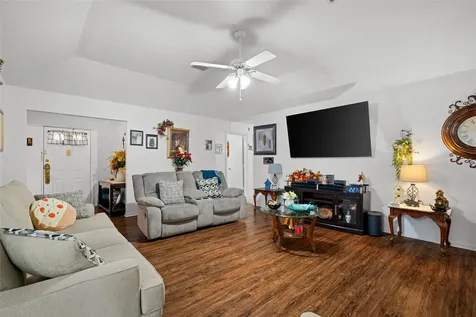 417 S Faires Flatonia TX 78941