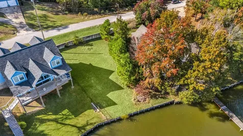 592 Lakefront Drive Onalaska TX 77360