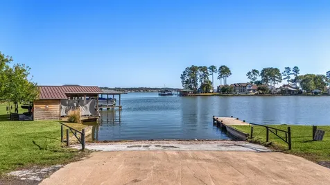 592 Lakefront Drive Onalaska TX 77360