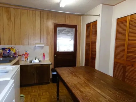 403 N West Street Weimar TX 78962