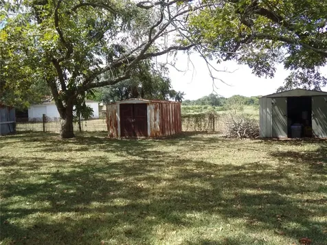 403 N West Street Weimar TX 78962