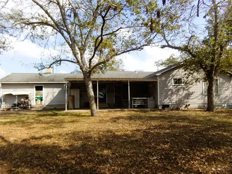 403 N West Street Weimar TX 78962