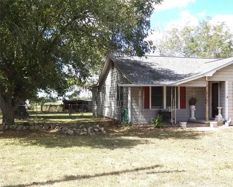 403 N West Street Weimar TX 78962