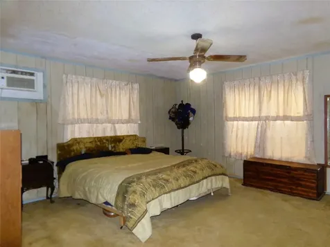 403 N West Street Weimar TX 78962
