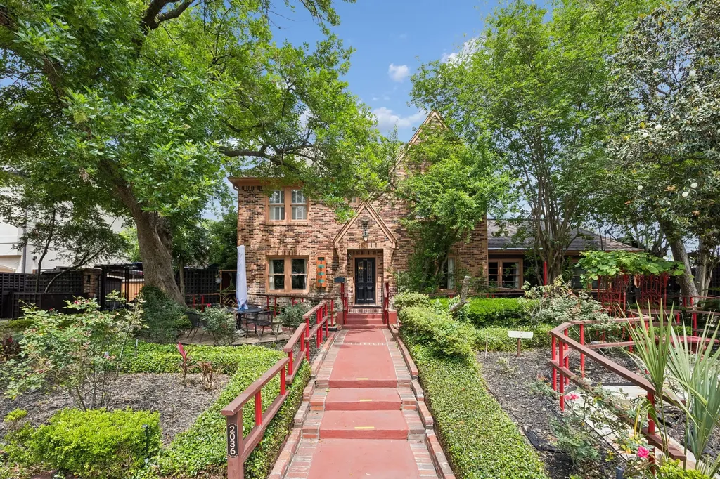 2036 Brentwood Drive Houston TX 77019