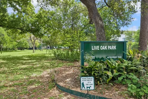2036 Brentwood Drive Houston TX 77019