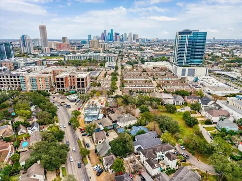 2036 Brentwood Drive Houston TX 77019