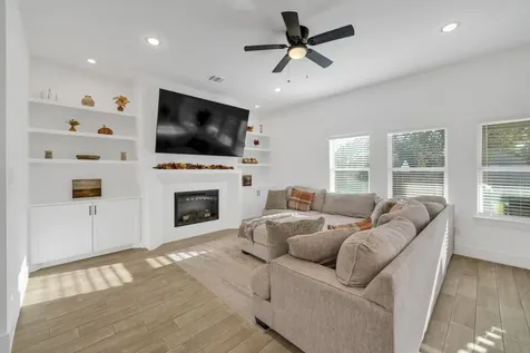 212 S Lobit Street La Porte TX 77571