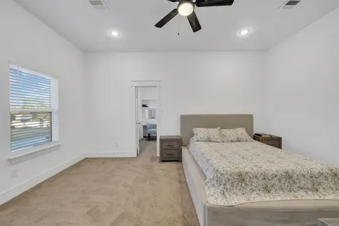 212 S Lobit Street La Porte TX 77571