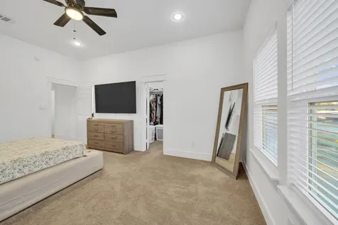 212 S Lobit Street La Porte TX 77571
