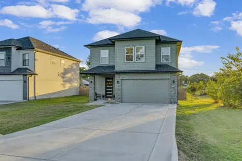 212 S Lobit Street La Porte TX 77571