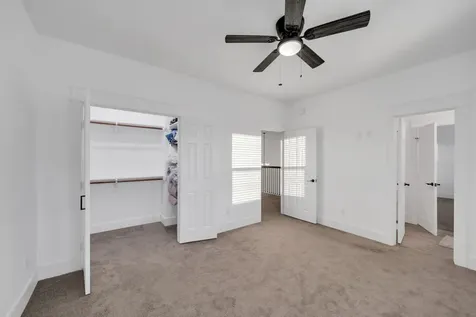 212 S Lobit Street La Porte TX 77571