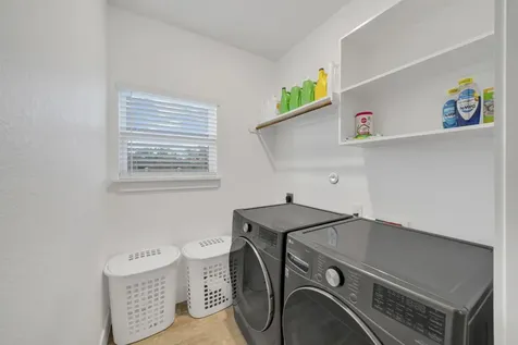 212 S Lobit Street La Porte TX 77571