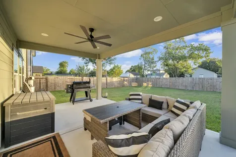 212 S Lobit Street La Porte TX 77571