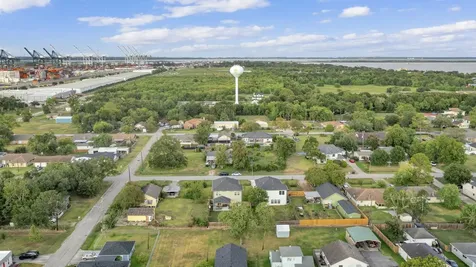 212 S Lobit Street La Porte TX 77571