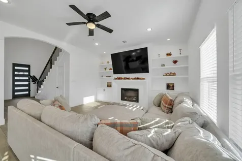 212 S Lobit Street La Porte TX 77571