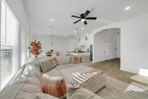 212 S Lobit Street La Porte TX 77571