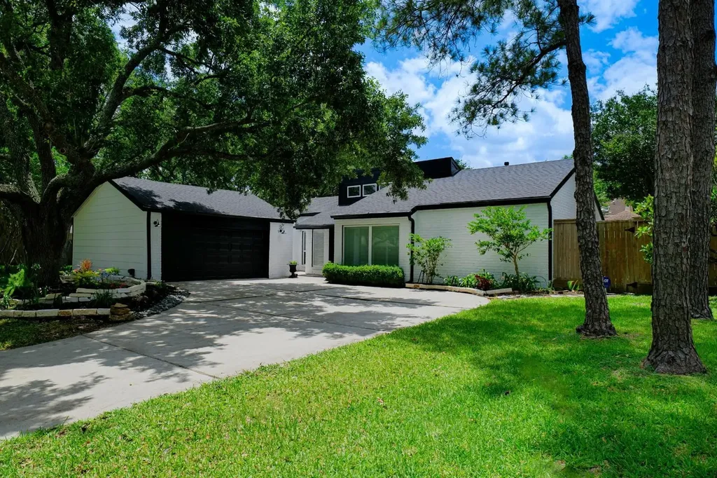 12203 Meadow Lake Drive Houston TX 77077