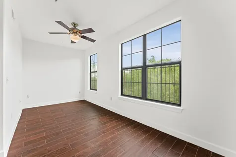 1602 Elgin Street 10 Houston TX 77004