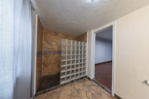 1229 W 21st Street Houston TX 77008