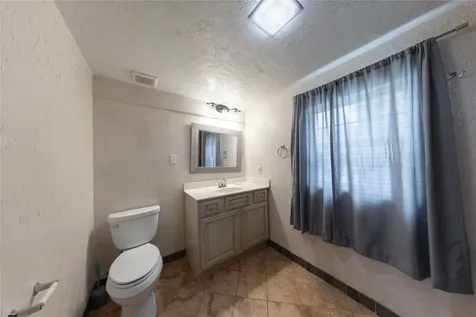 1229 W 21st Street Houston TX 77008
